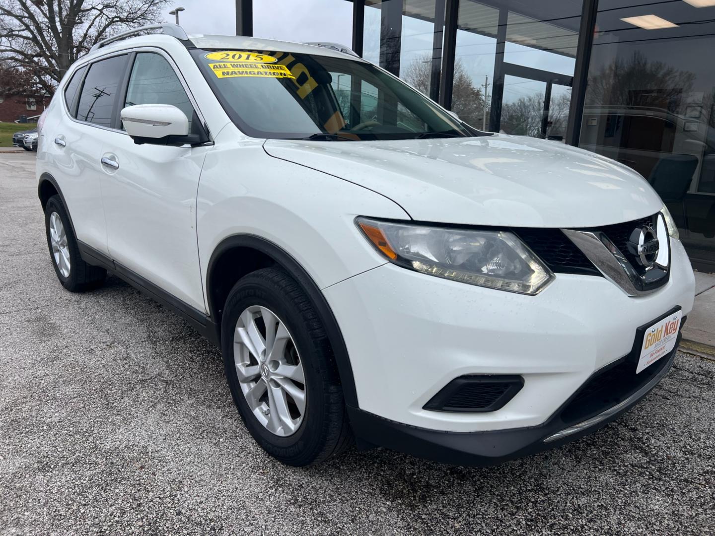 2015 WHITE Nissan Rogue S AWD (5N1AT2MVXFC) , located at 1633 W Kimberly, Davenport, IA, 52806, (563) 323-5341, 41.559456, -90.598732 - Photo#2